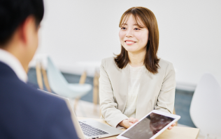 お客さまに寄り添い、<br>お客さまと一緒に考える