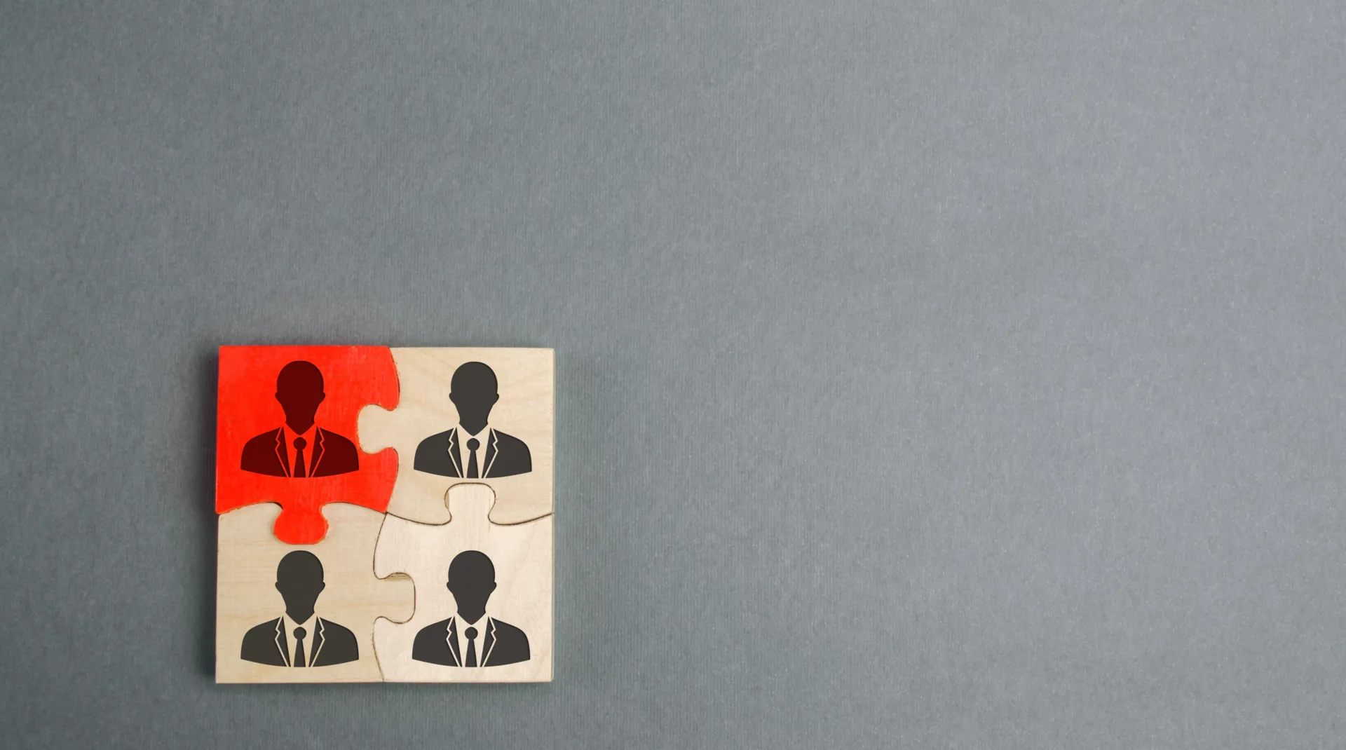 属人化の原因とは？なぜ業務は特定の人に依存してしまうのかを徹底解説