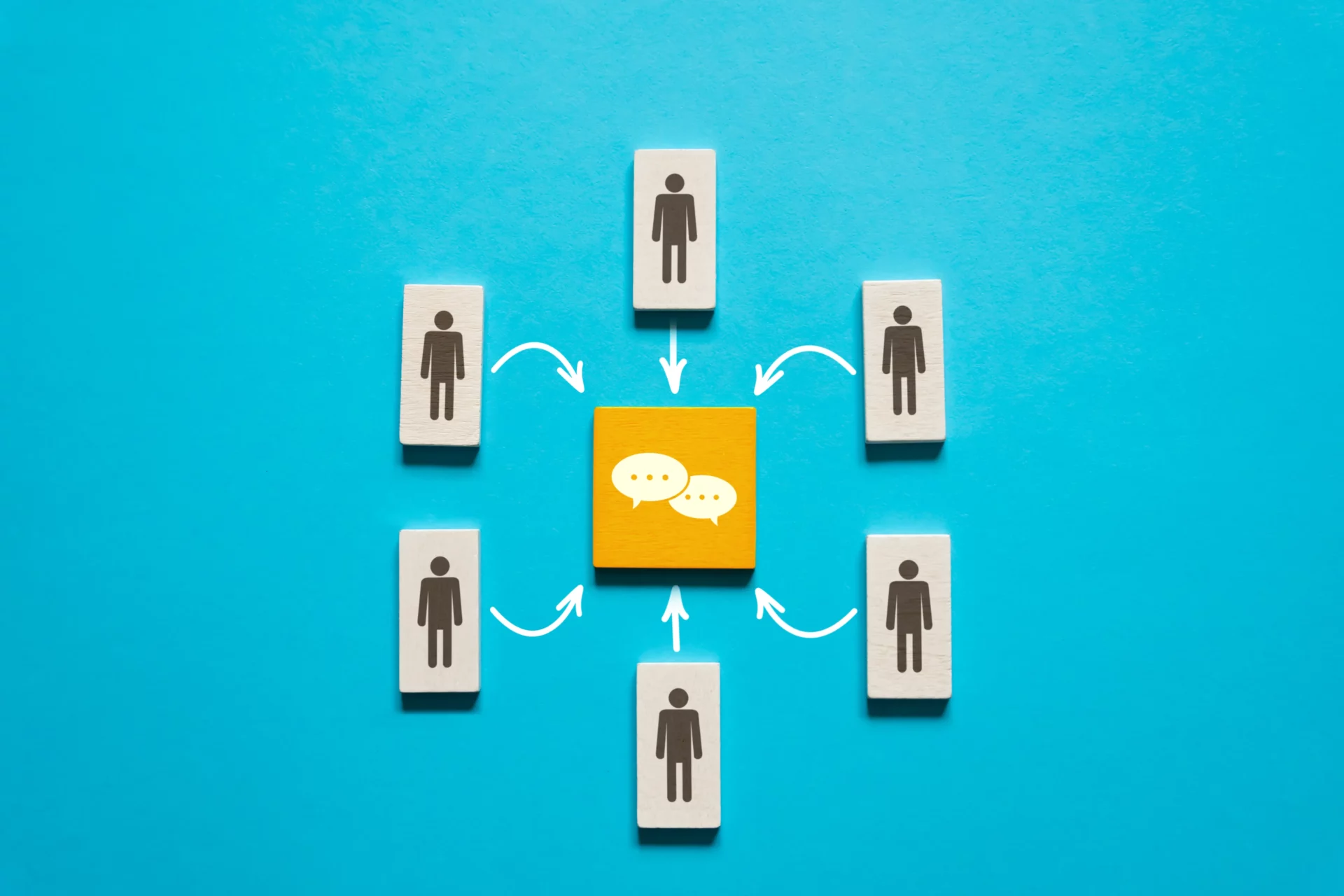 社内情報共有の重要性とは？放置すると起きる損失と、ナレッジマネジメントツールで“共有が回る組織”を作る考え方